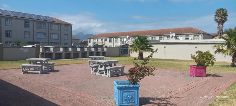 To Let 2 Bedroom Property for Rent in Guldenland Western Cape